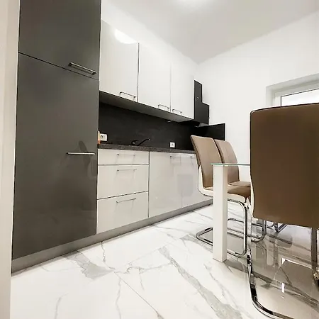 Luxury 2