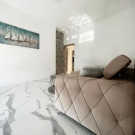 Apartamento Luxury 2 *